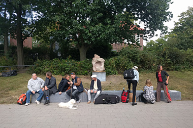 Steinskulptur Innehalten am U-Bahnhof Hammer Kirche