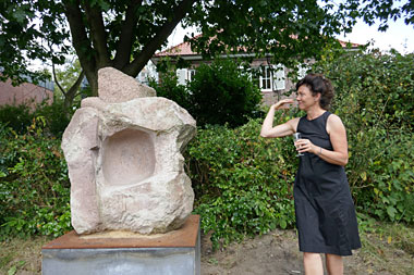 Inauguration of the stone sculpture A moment of silence