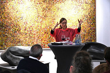 Sonja Knecht performt ihre Lectures / © Cordts Art Foundation